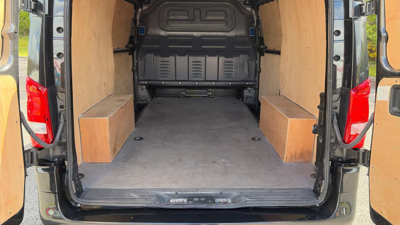 Mercedes-Benz Vito L2 Diesel Rwd 114CDI Pro Van